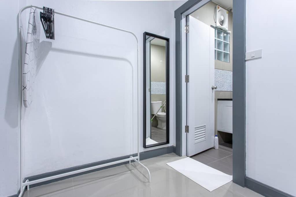 P1 Silom Pan Large Room Full Kitchen Wifi 4-6Pax Bangkok Extérieur photo