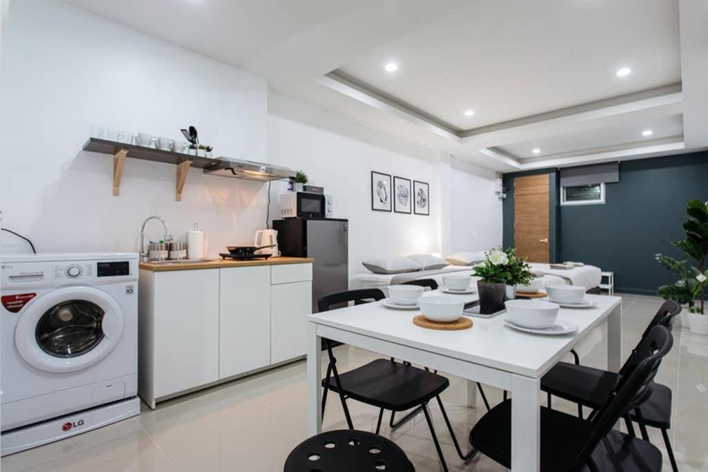 P1 Silom Pan Large Room Full Kitchen Wifi 4-6Pax Bangkok Extérieur photo
